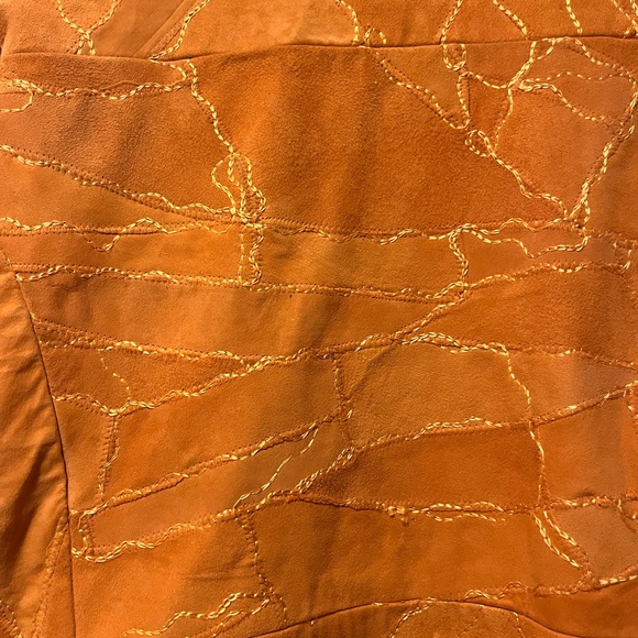 Blazer - Picture 3 of 3